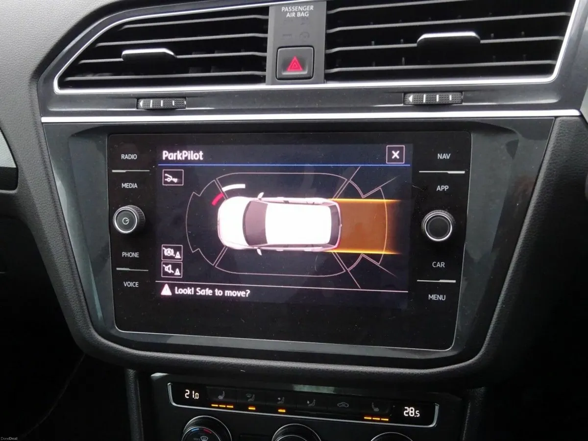 Volkswagen Tiguan HIGHLINE 2.0 TDI 6SPEED 150BHP * - Image 4