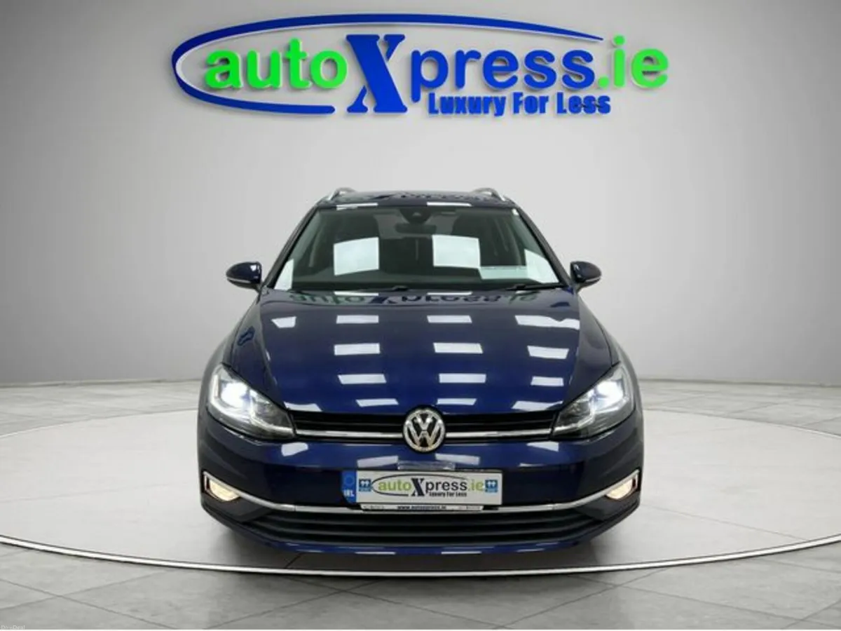 Volkswagen Golf 1.2 TSI Automatic, Reversing camer - Image 3