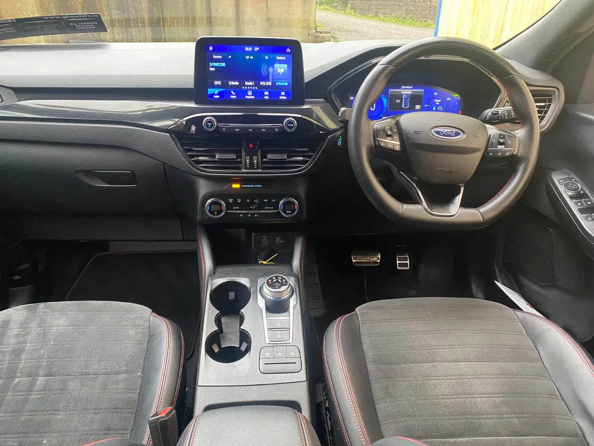 Ford Kuga 2022//PETROL HYBRID//ST LINE - Image 6