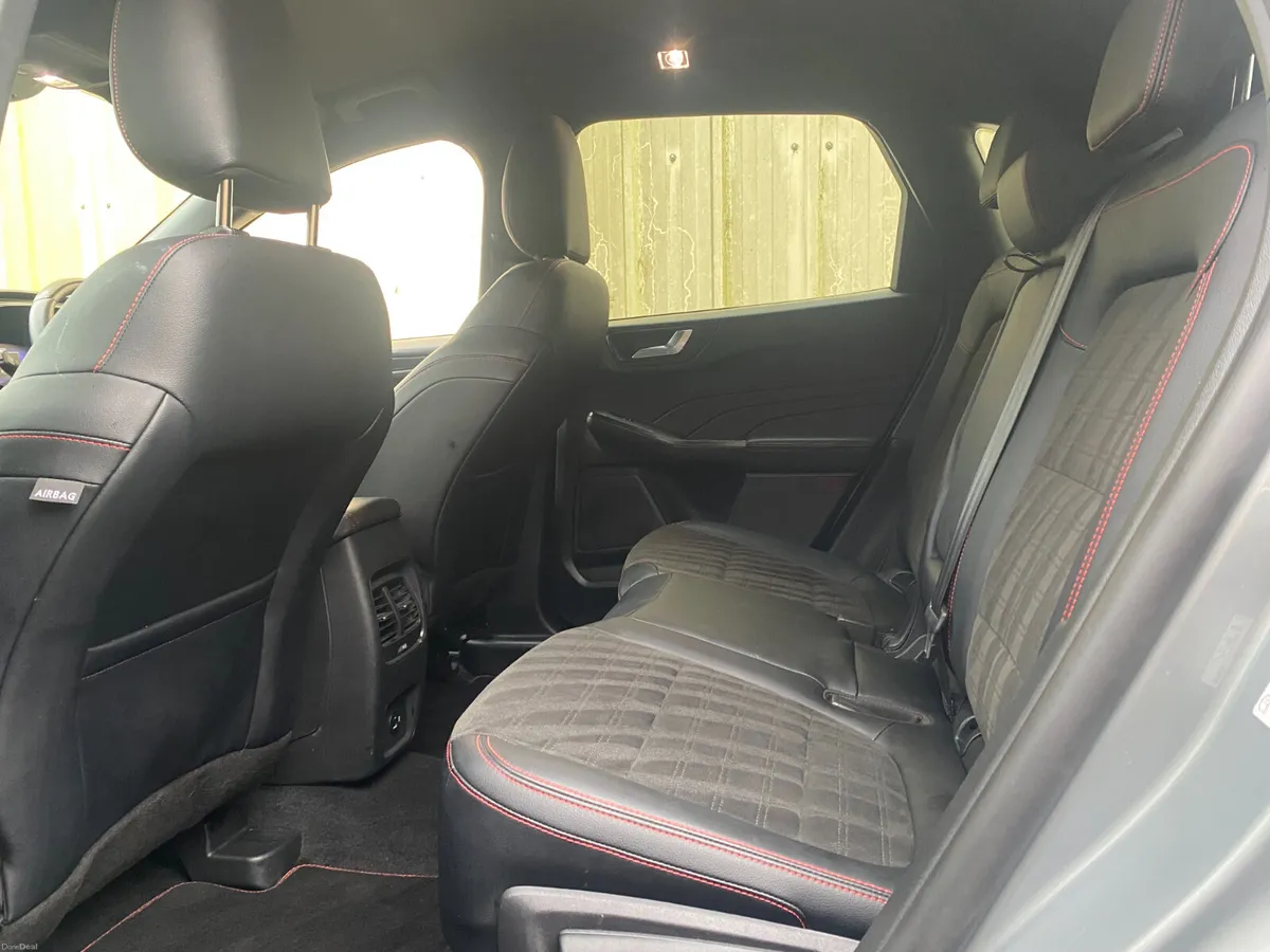 Ford Kuga 2022//PETROL HYBRID//ST LINE - Image 5