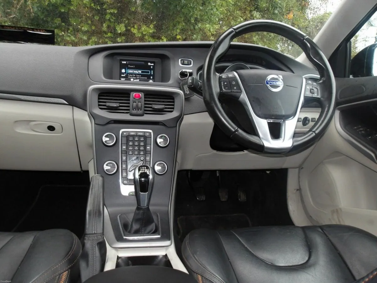 Volvo V40 CROSS COUNTRY D2 SE 2.0TDI 6SPEED *FULL - Image 4