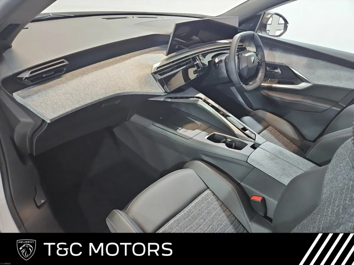 Peugeot 3008 *Available for 261!!!*Allure Hybrid - - Image 4