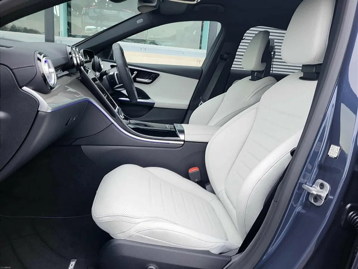 Mercedes-Benz C-Class C200d AMG LINE PLUS AUTO *(N - Image 6
