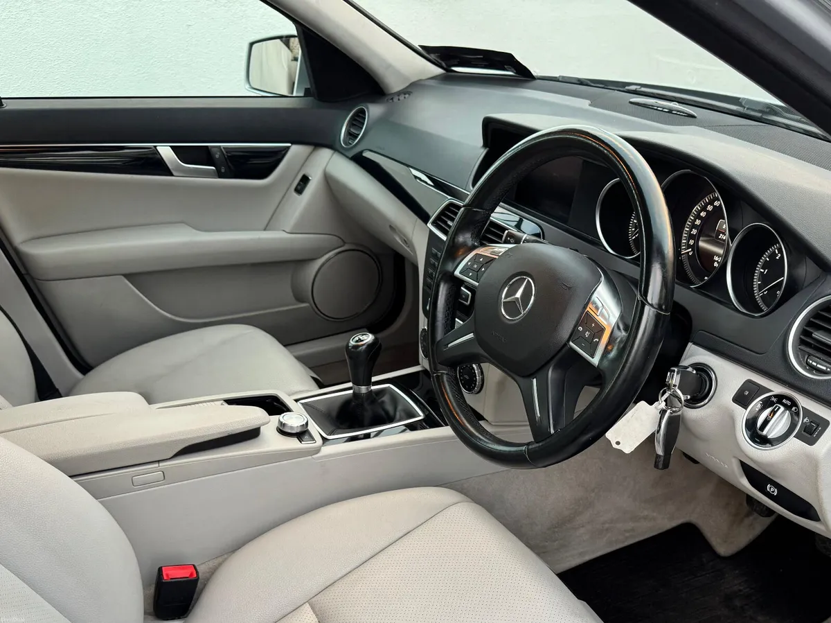 Mercedes-Benz C-Class 2.1 C220D 2013 - Image 4