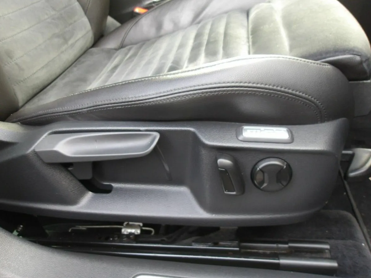 Volkswagen Passat 1.6 TDI 120HP Highline - Image 3