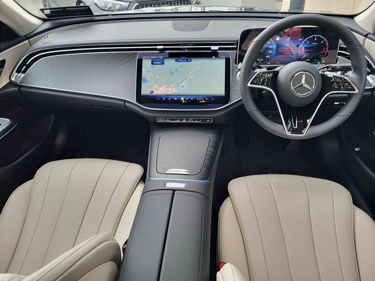 Mercedes-Benz E-Class E220d AVANTGARDE PLUS AUTO * - Image 4