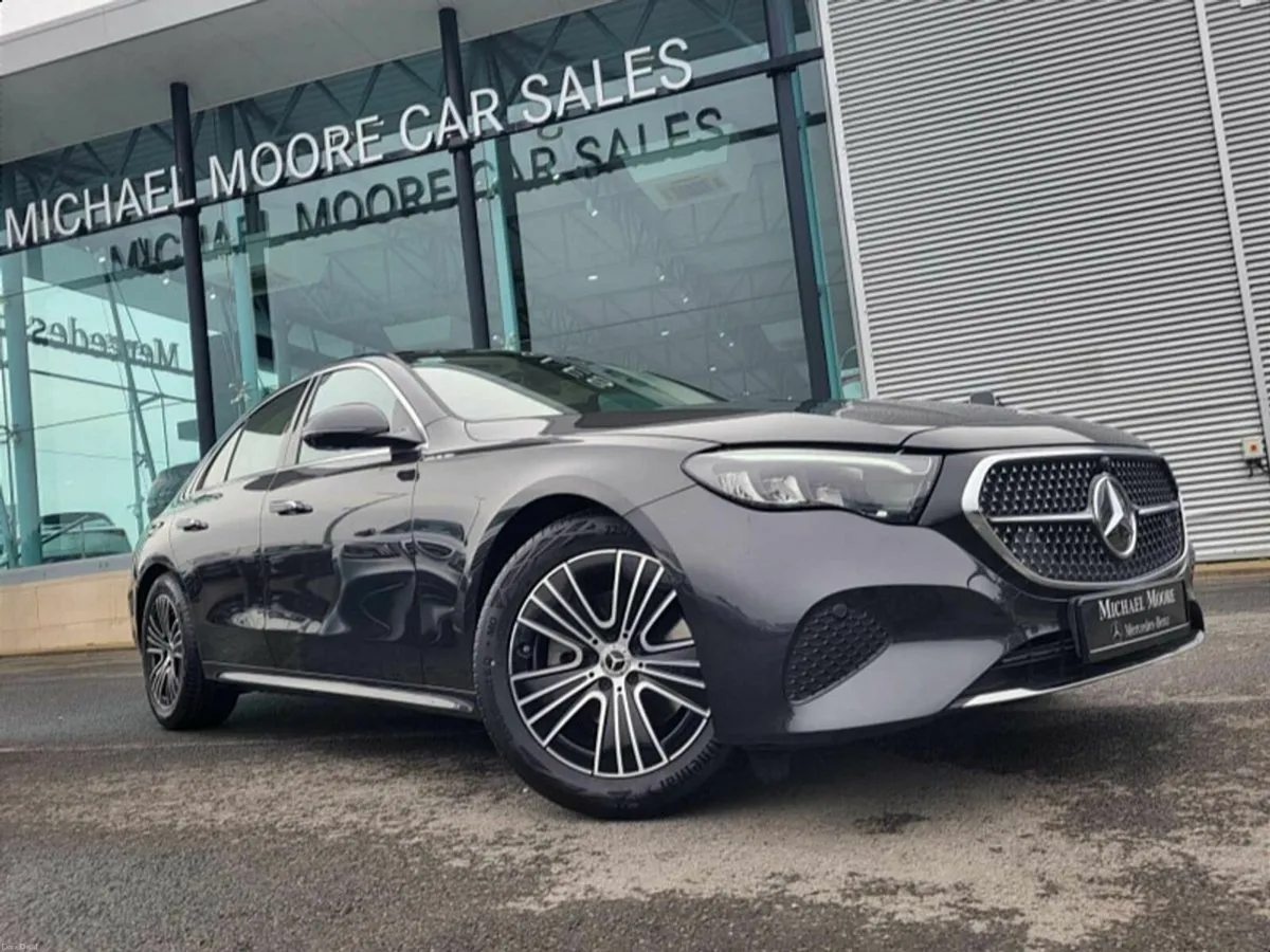 Mercedes-Benz E-Class E220d AVANTGARDE PLUS AUTO * - Image 1
