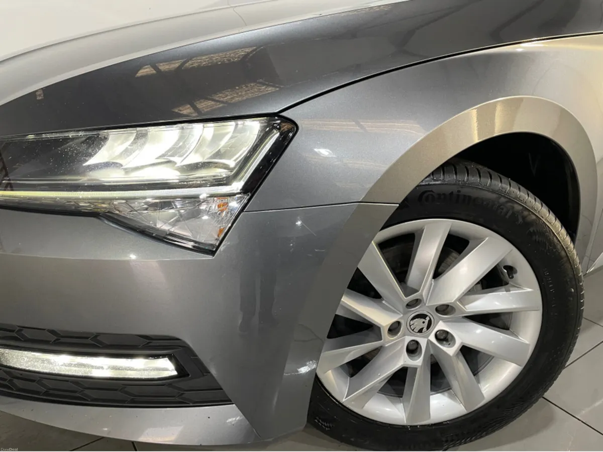 Skoda Superb AMBITION 2.0 TDI 150HP 5DR FULL SERVI - Image 4