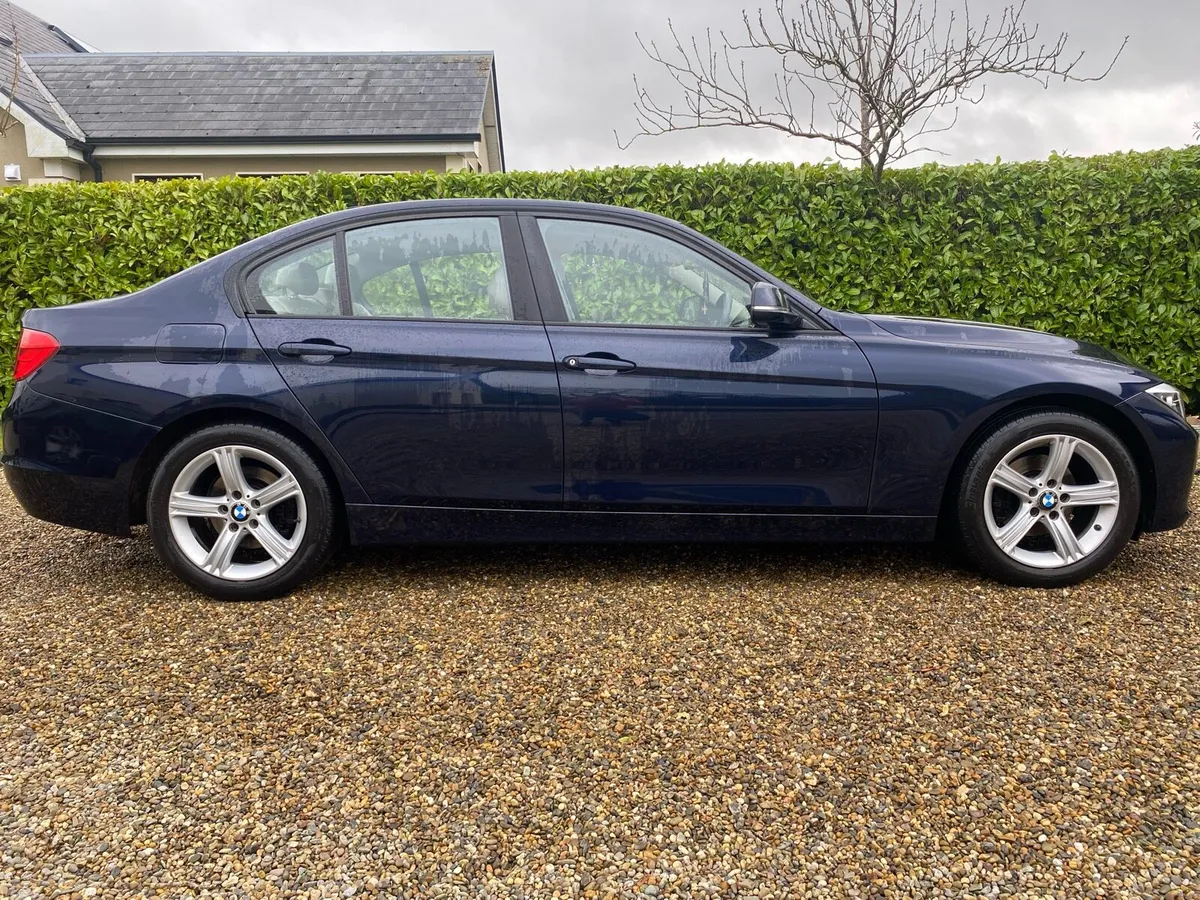BMW 3-Series 2014 - Image 2