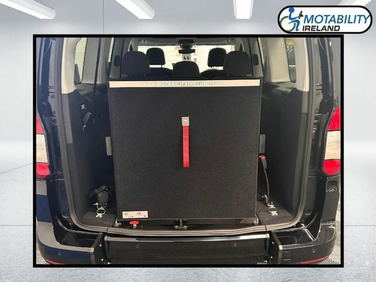 Ford Tourneo Connect Titanium 1.5 PHEV Hybrid Whee - Image 6