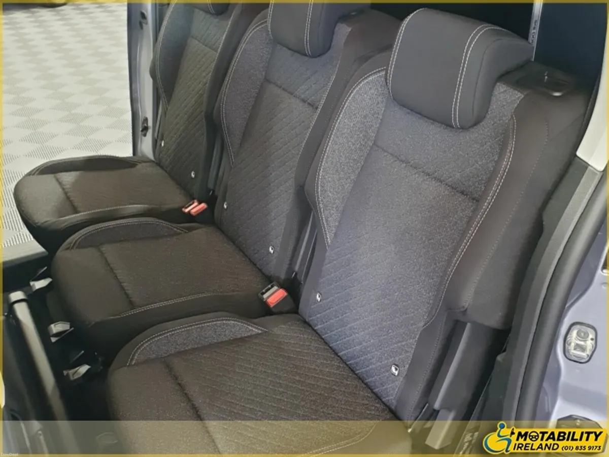 Peugeot Rifter LWB Wheelchair Accessible Taxi - Image 6