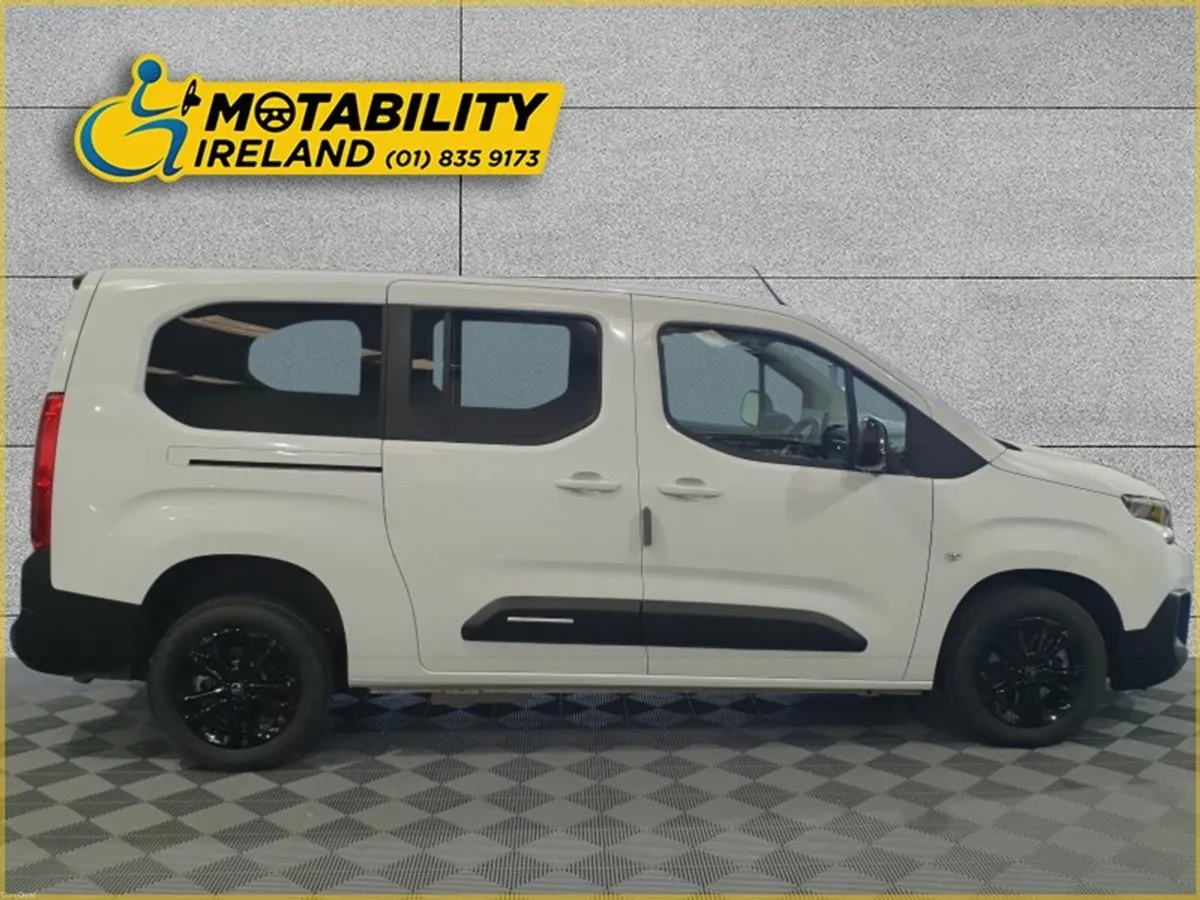Citroen Berlingo Multispace LWB 5 seats Wheelchair - Image 5