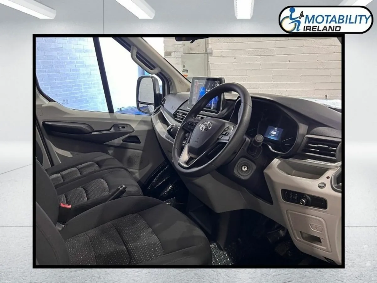 Maxus DELIVER 9 Wheelchair Accessible MiniBus - Image 4