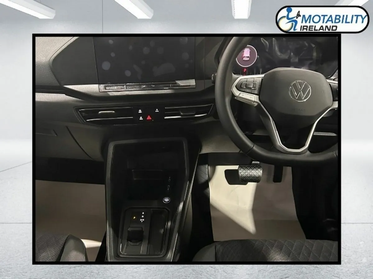 Volkswagen Caddy Maxi Life Wheelchair Accessible T - Image 6