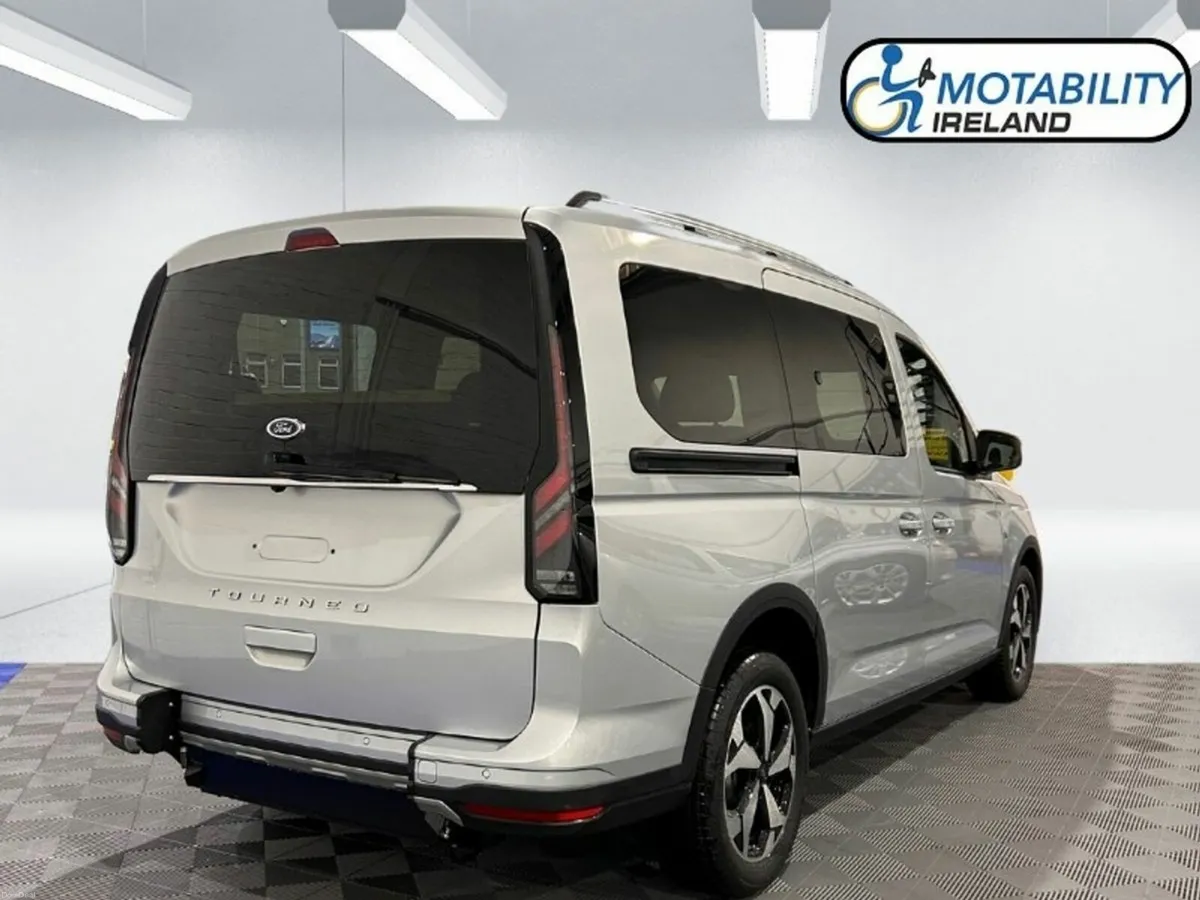 Ford Tourneo Connect Active Wheelchair Accessible - Image 2
