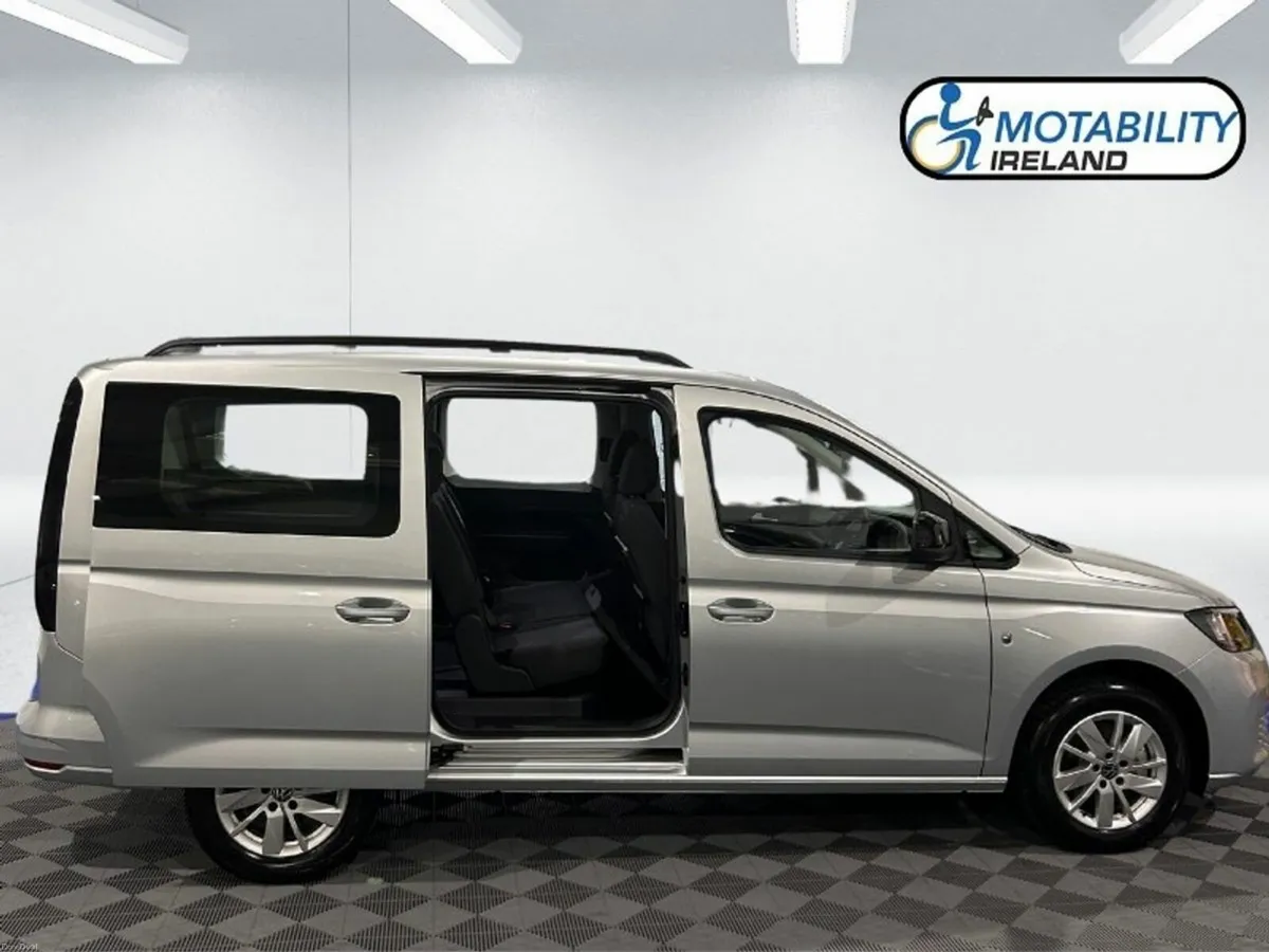 Volkswagen Caddy Wheelchair Accessible - Image 4
