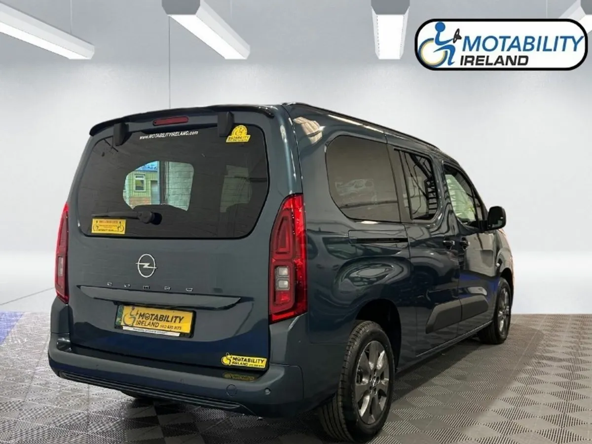 Opel Combo Wheelchair Accessible Taxi - Image 2