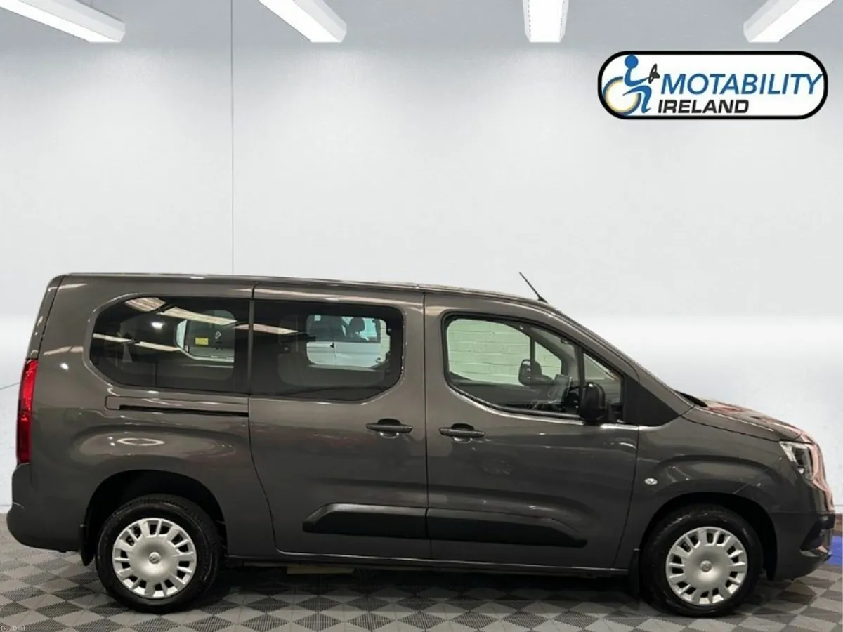 Opel Combo Wheelchair Accessible - Image 3