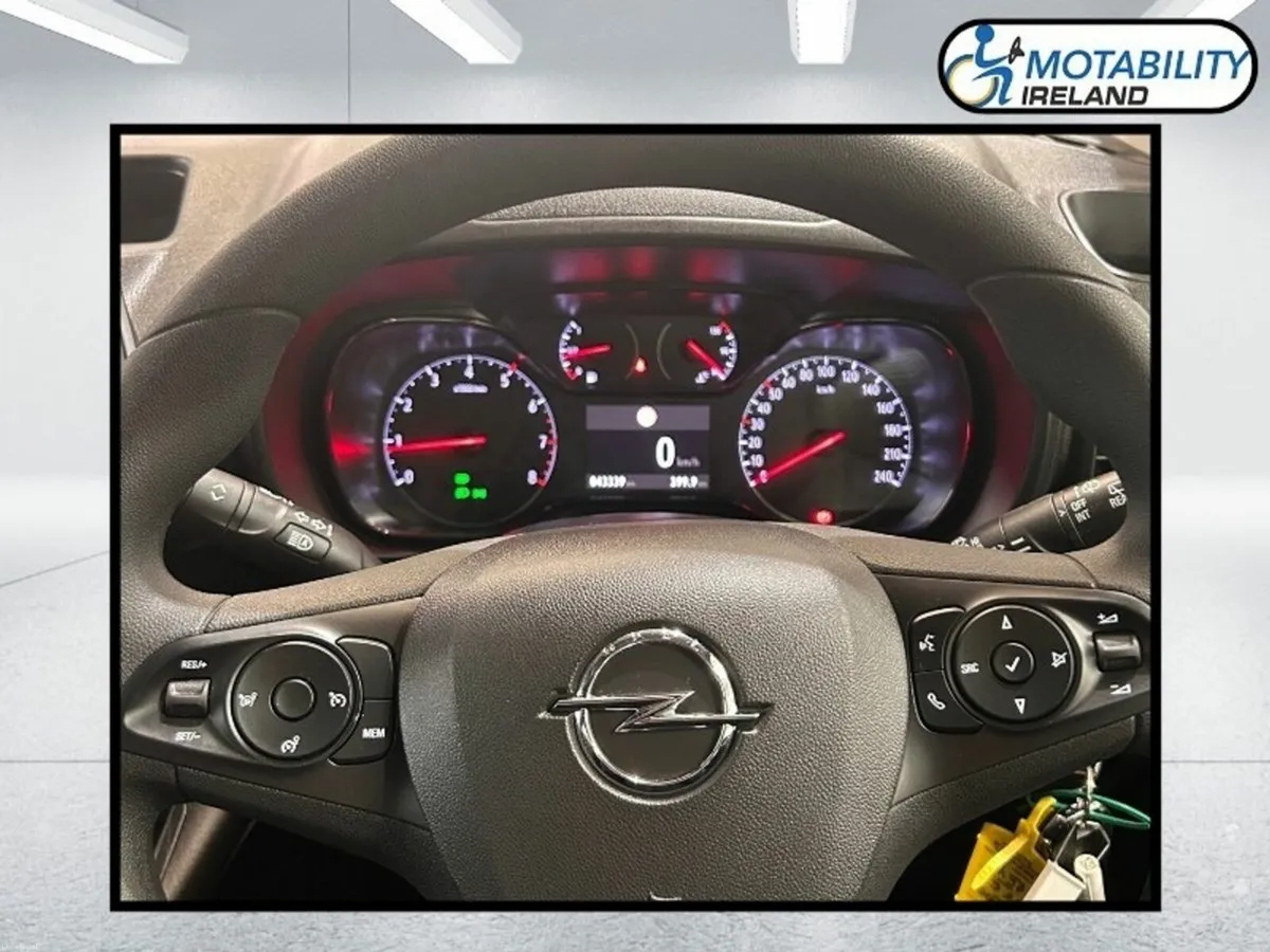 Opel Combo Wheelchair Accessible - Image 5