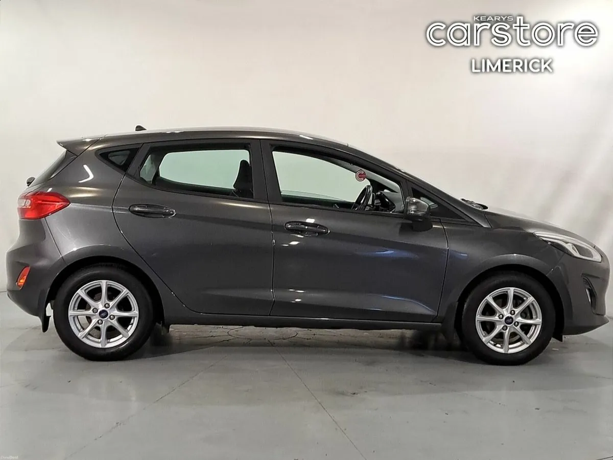 Ford Fiesta 1.1L 85 PS Titanium ** HEATED SEATS & - Image 2