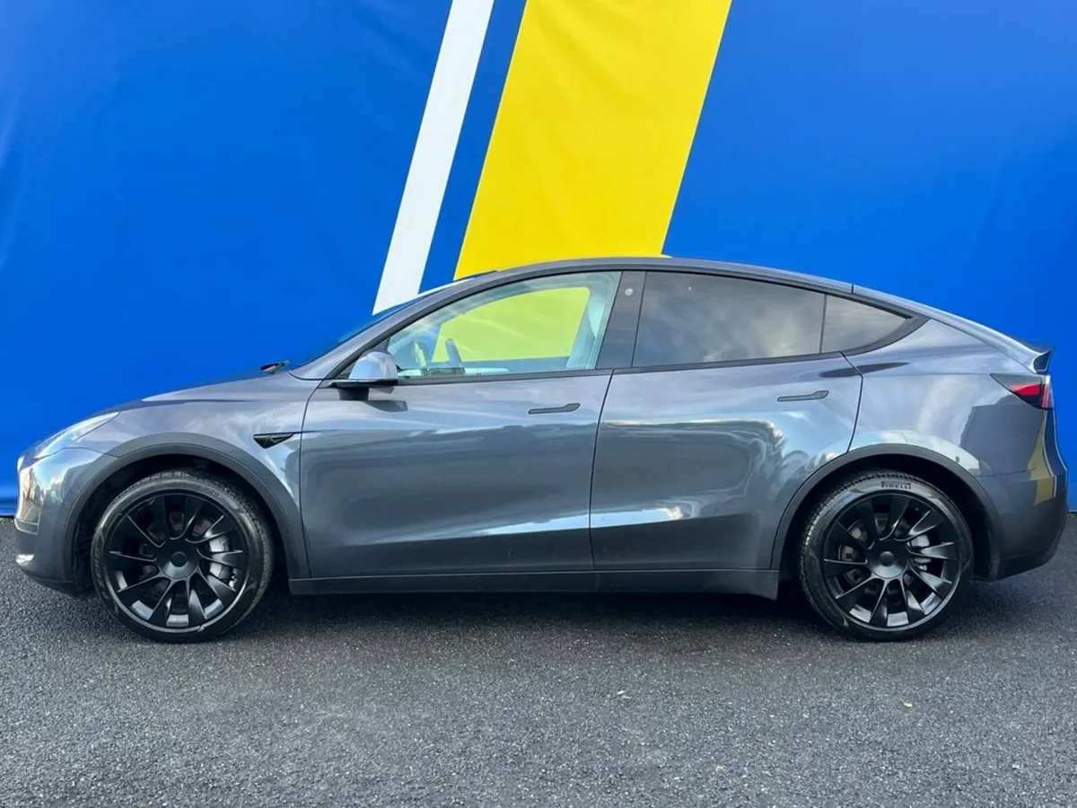Tesla Model Y LONG RANGE DUAL MOTOR // PANORAMIC S - Image 4