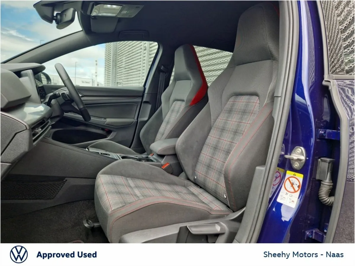 Volkswagen Golf GTI 2.0TSI DSG, Rear Camera, Winte - Image 4