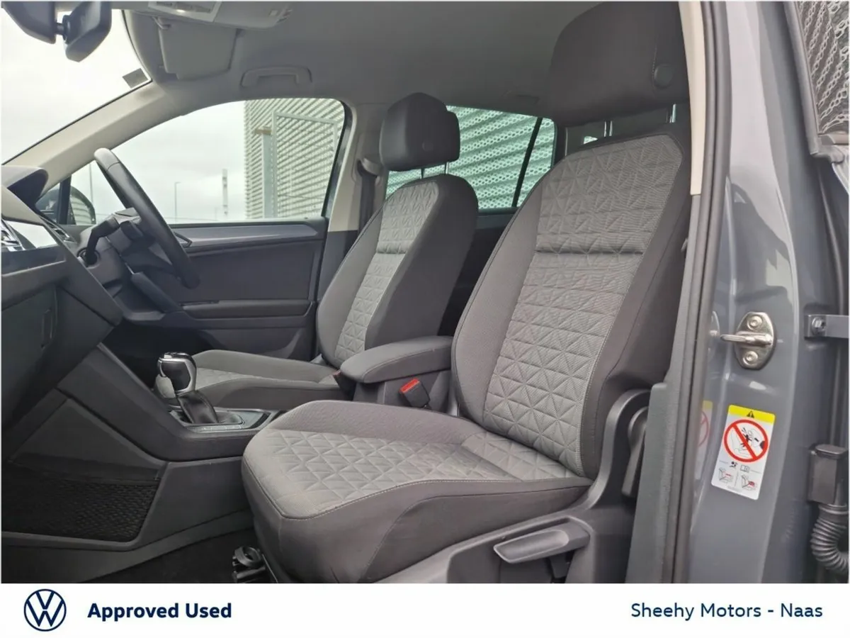 Volkswagen Tiguan Life 1.4TSI PHEV DSG, Rear Camer - Image 4
