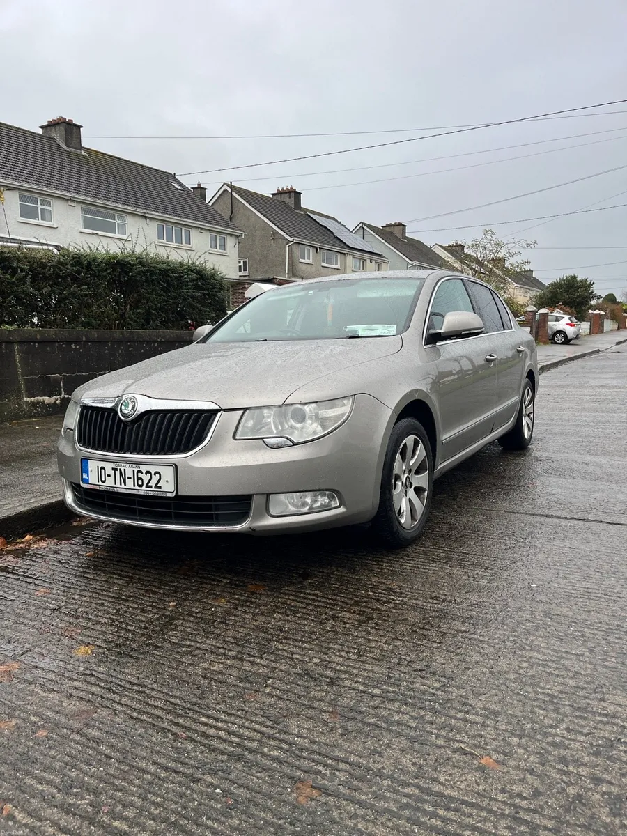 Skoda Superb 2010 - Image 1