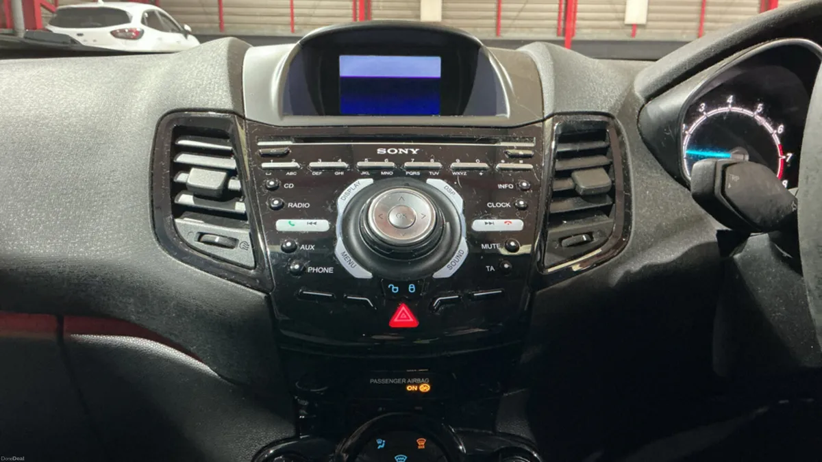 2016 Ford Fiesta TITANIUM 1.0 Petrol - Image 2