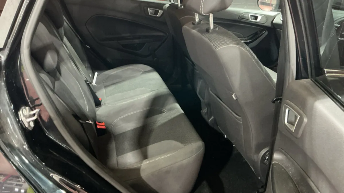2016 Ford Fiesta TITANIUM 1.0 Petrol - Image 4