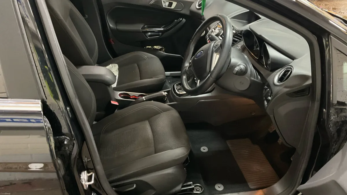 2017 Ford Fiesta TITANIUM 1.0 Petrol - Image 3