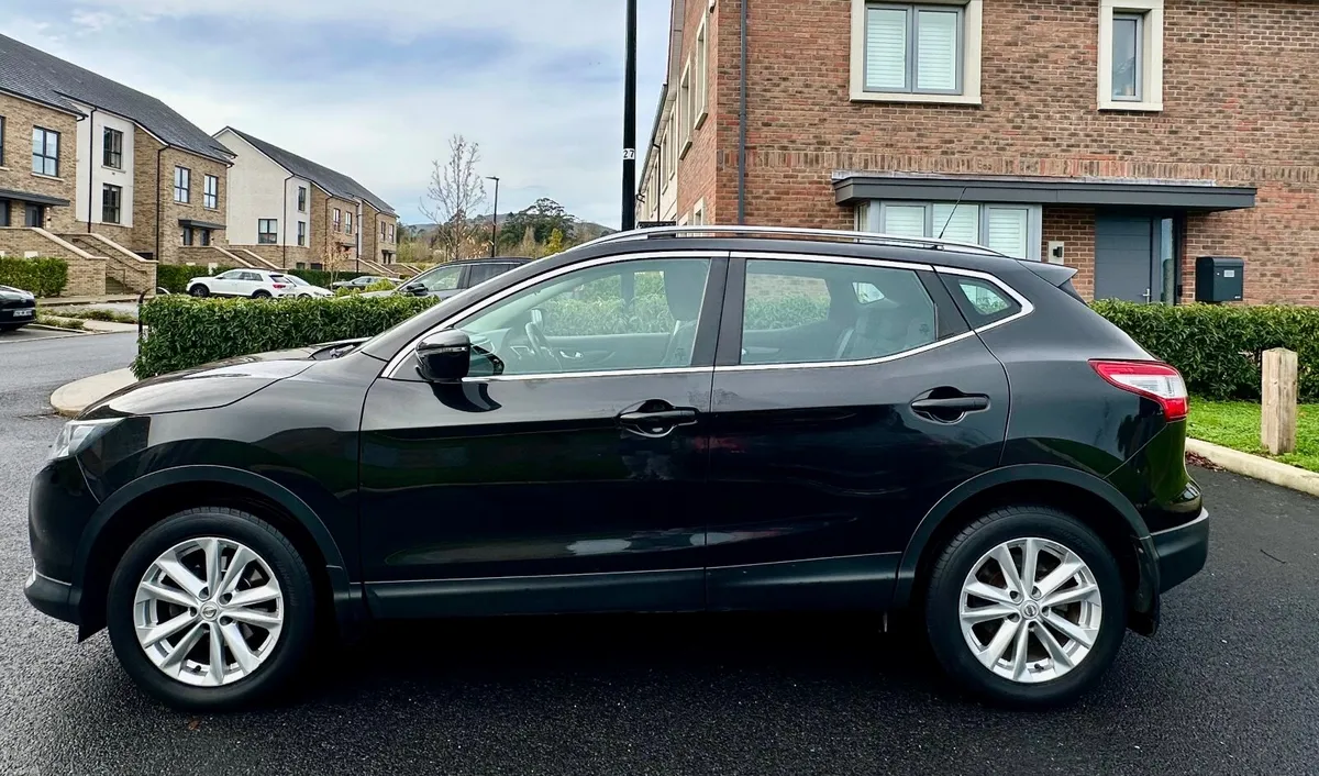 2017 (171) Nissan Qashqai 1.2 PETROL SV PANORAMIC - Image 4