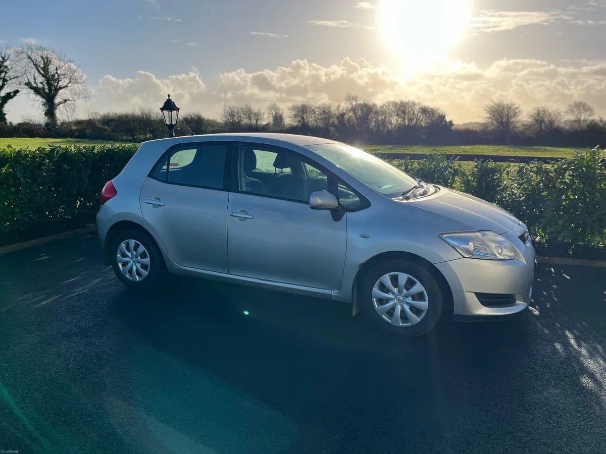 Diesel Toyota Auris - Image 2