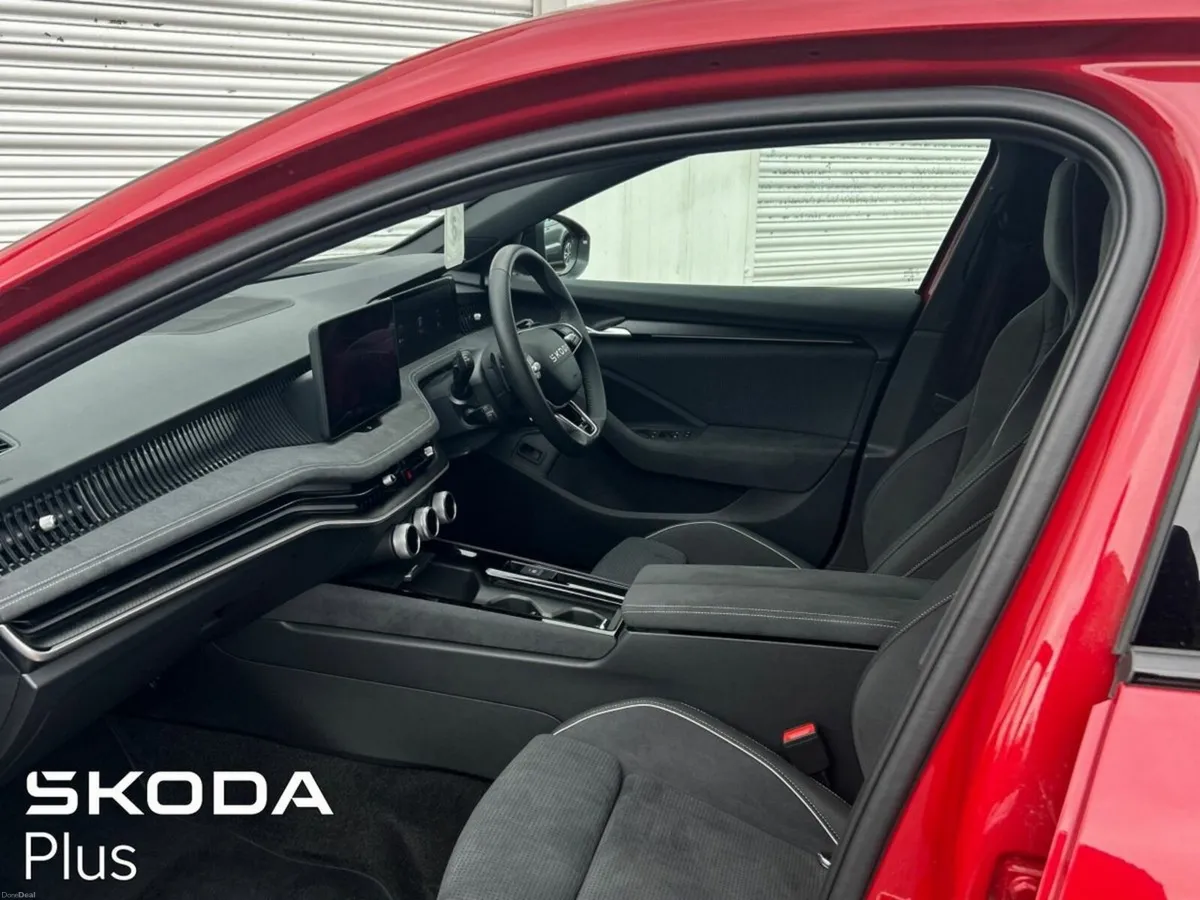 Skoda Superb SPORTSLINE 2.0 TDI 150 BHP AUTO - Image 4