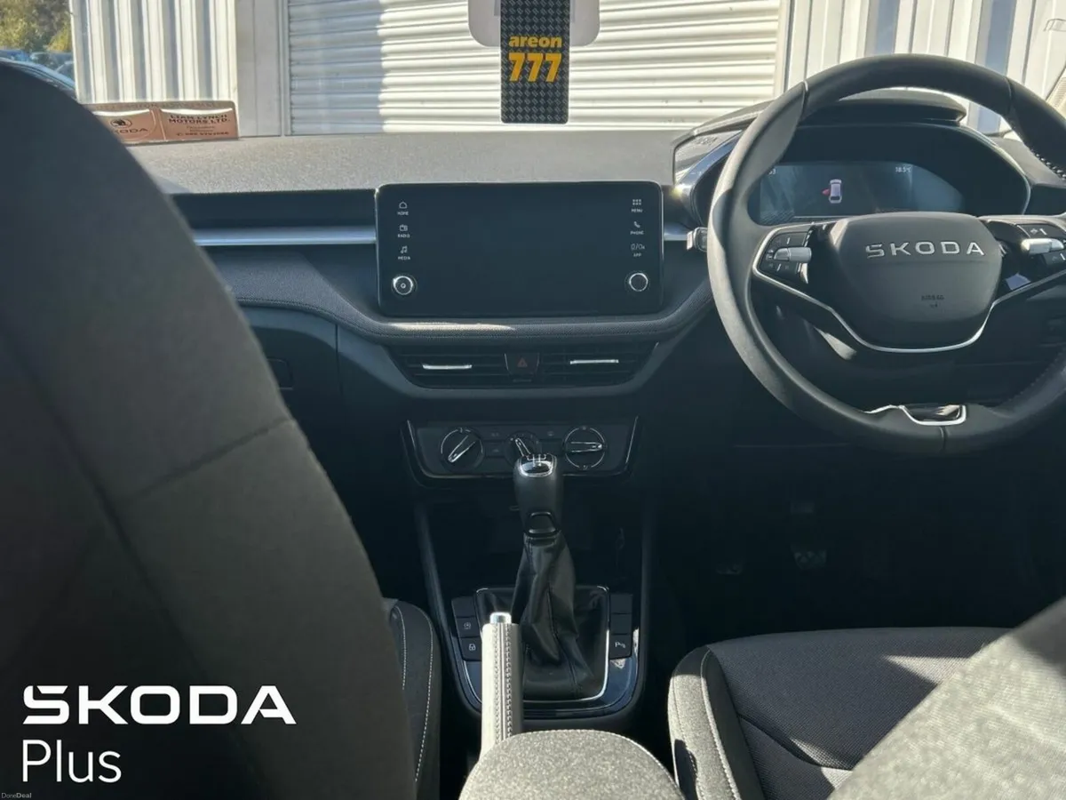 Skoda Fabia FABIA SELECTION 1.0 MPI 80 BHP - Image 2