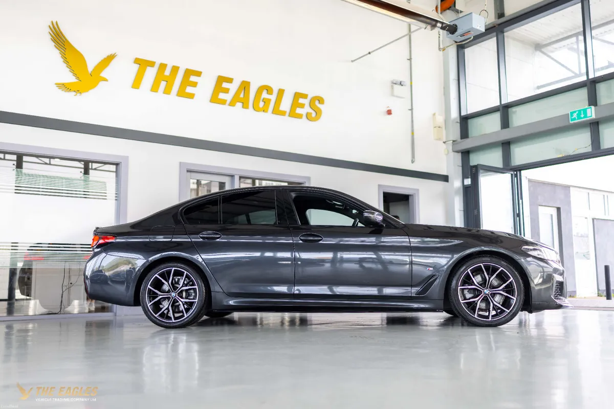BMW 5-Series D G30 M SPORT ** Sunroof Model** - Image 3