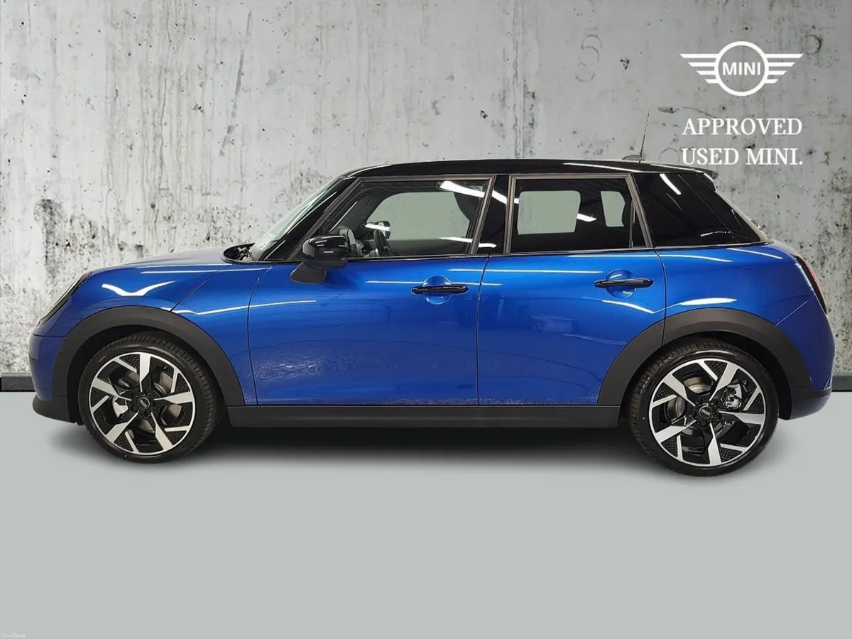 Mini Cooper Cooper Exclusive Level 2 - Image 3