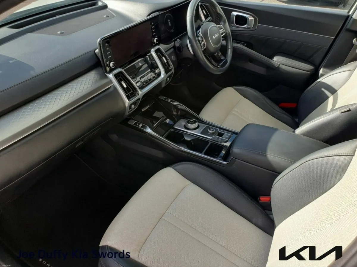 Kia Sorento 2.2 K4 4X2 Diesel 7 seats Auto - Image 6