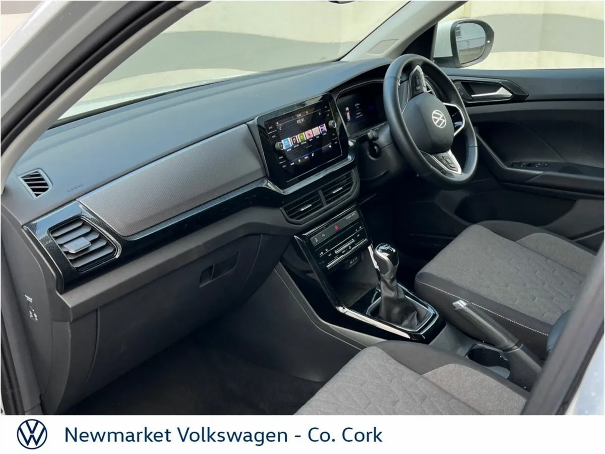 Volkswagen T-Cross LIFE 1.0TSI PETROL DEMONSTRATIO - Image 4