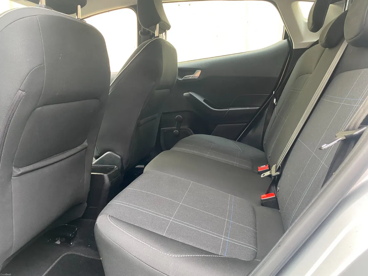 Ford Fiesta 2019///LOW MILEAGE//FINANCE - Image 5