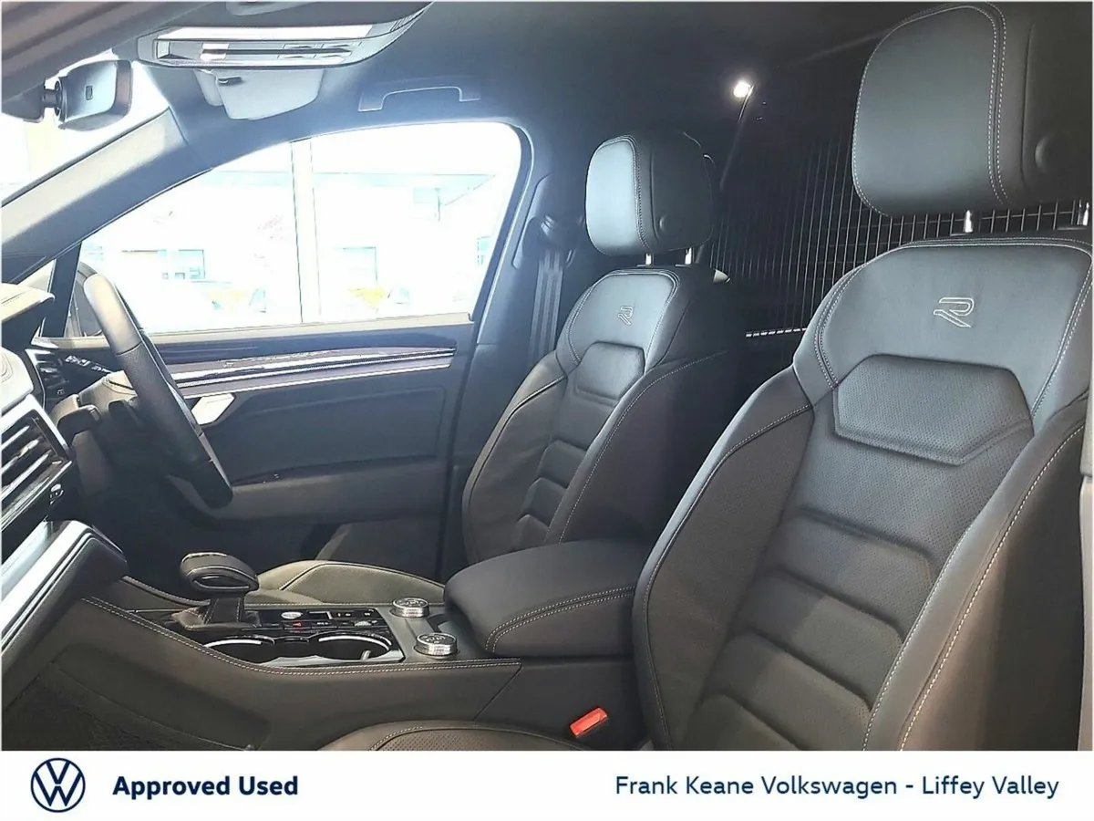 Volkswagen Touareg R-LINE Commercial 3.0TDI 231HP - Image 4
