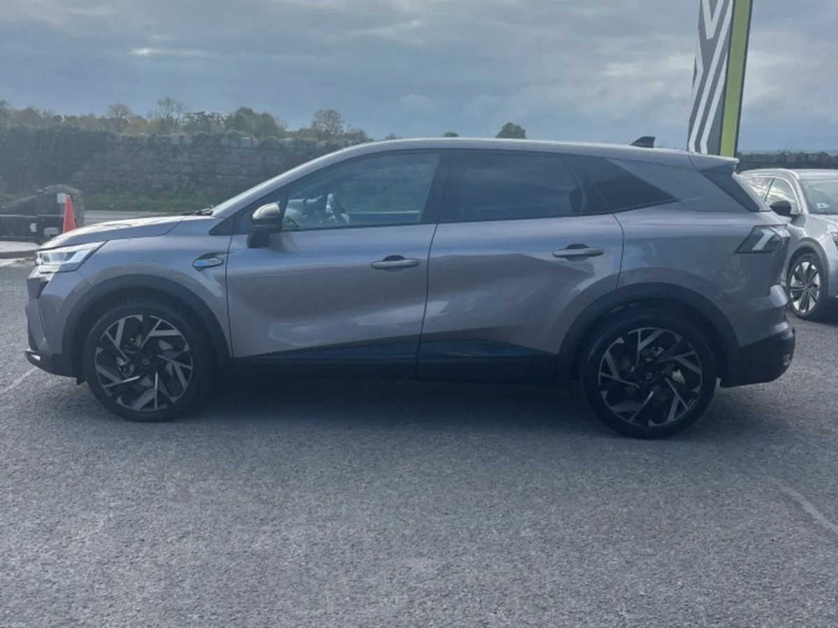 Renault Symbioz E-Tech HEV 145 Iconic Esprit Alpin - Image 4