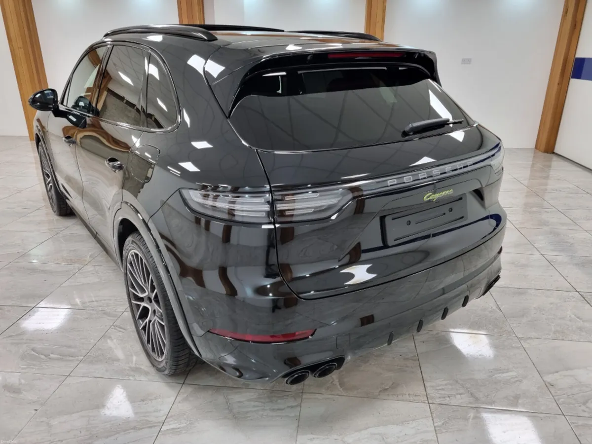 Porsche Cayenne ENORMOUS SPEC - Image 3