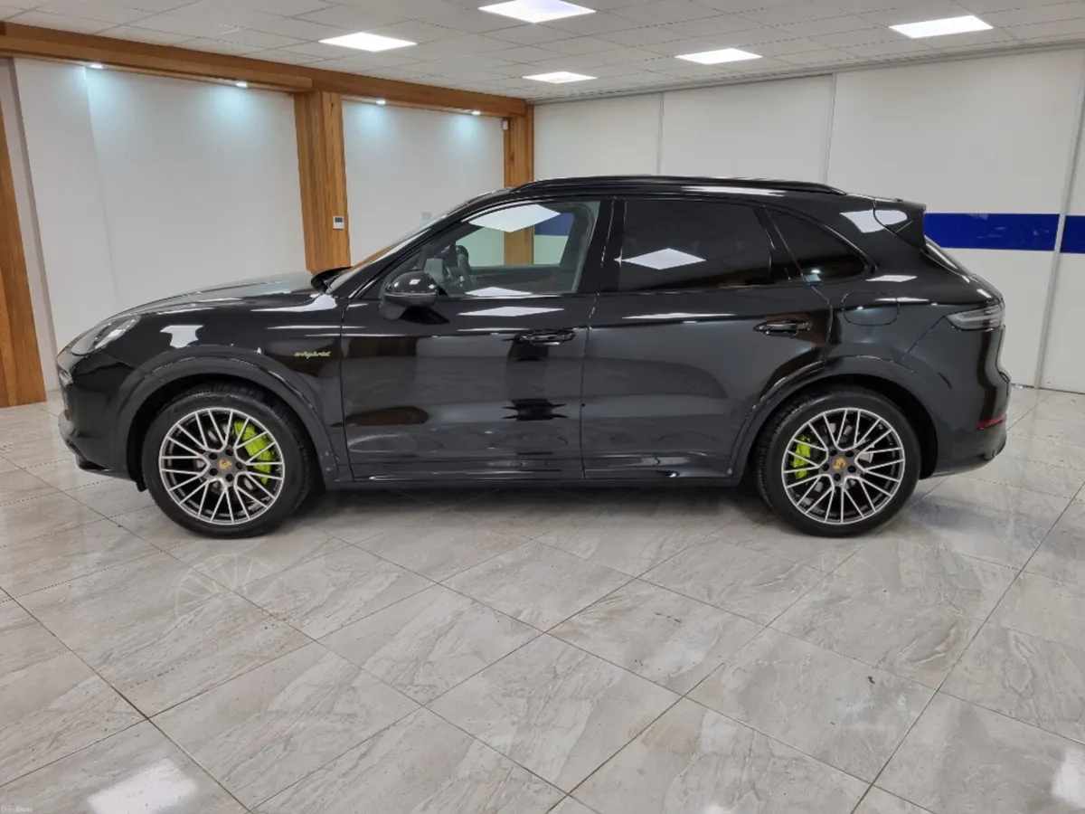 Porsche Cayenne ENORMOUS SPEC - Image 5