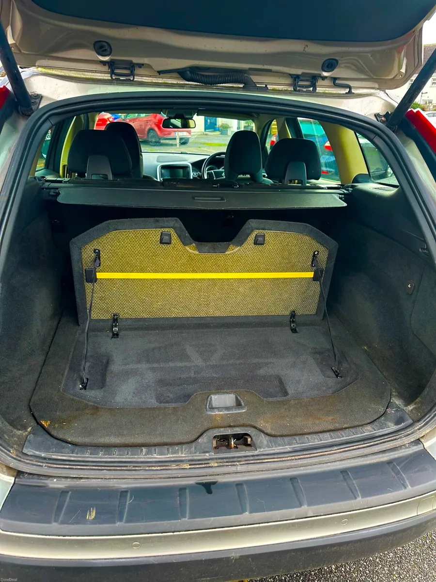 Volvo xc60 ( offers please ) - Image 4