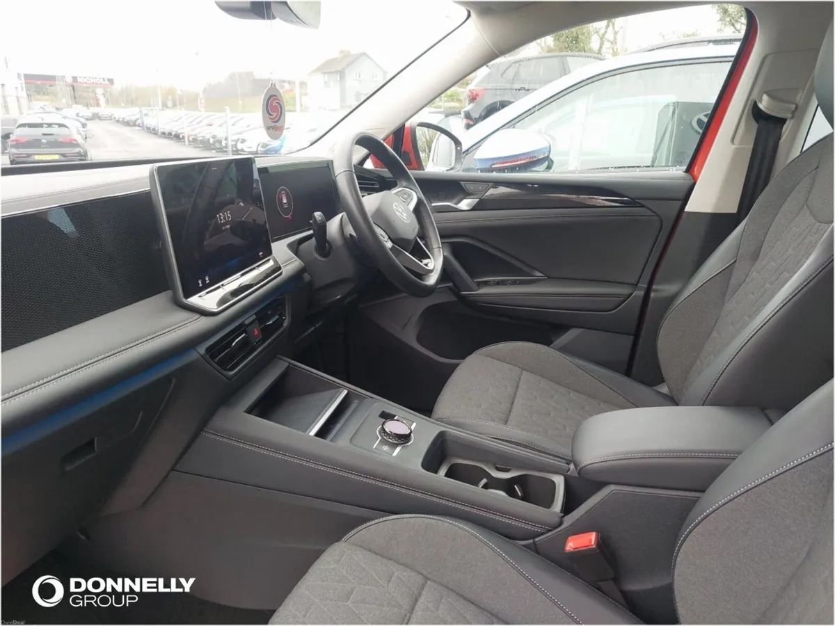 Volkswagen Tiguan Estate Special Edition Life Laun - Image 2