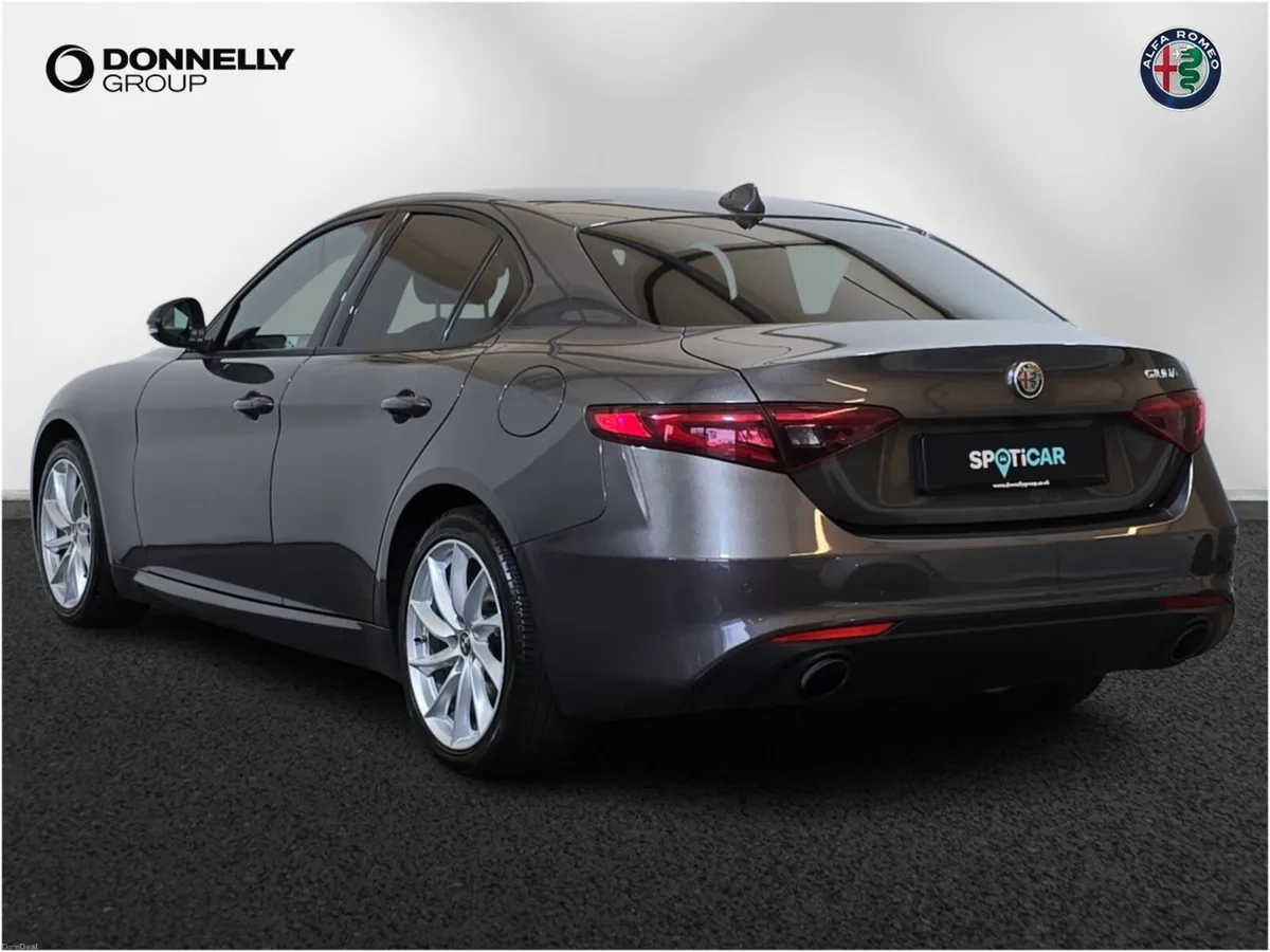 Alfa Romeo Giulia Saloon Sprint - Image 2