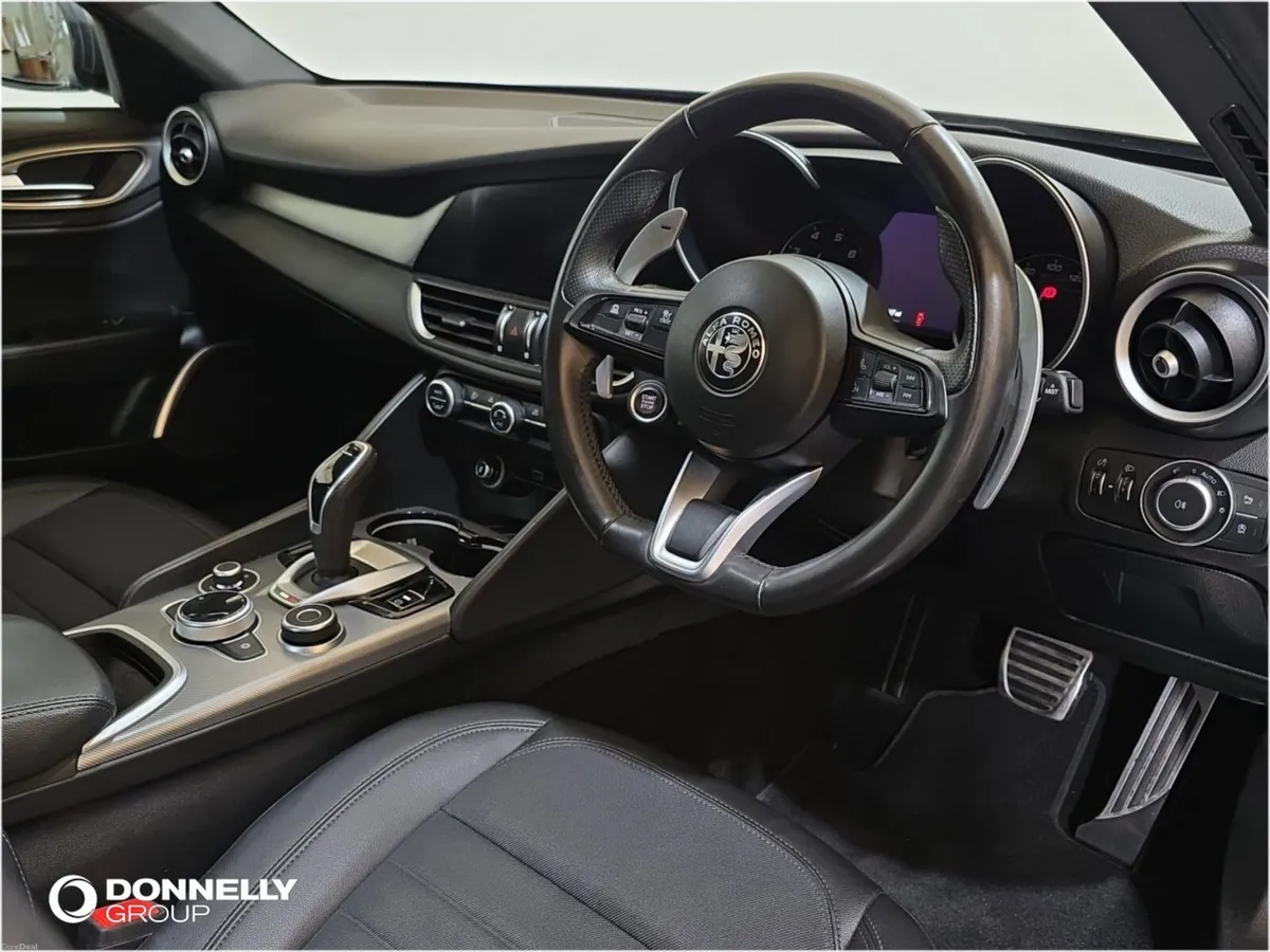 Alfa Romeo Giulia Saloon Sprint - Image 4