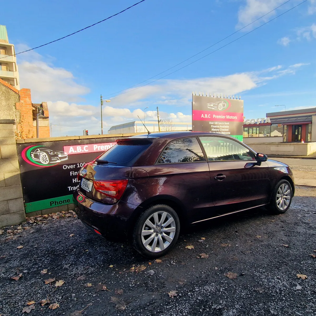 Audi A1 2011 - Image 2