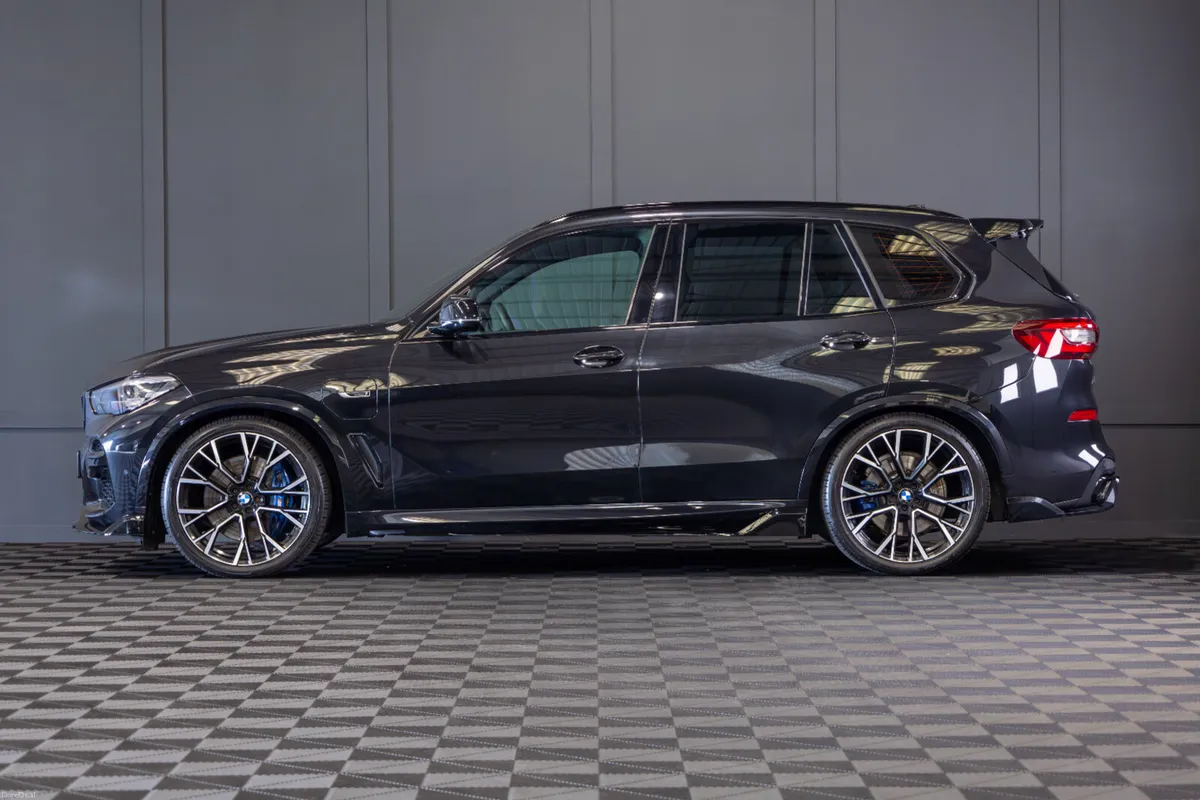 222 BMW X5 X-Drive 45e M-Sport - Image 3